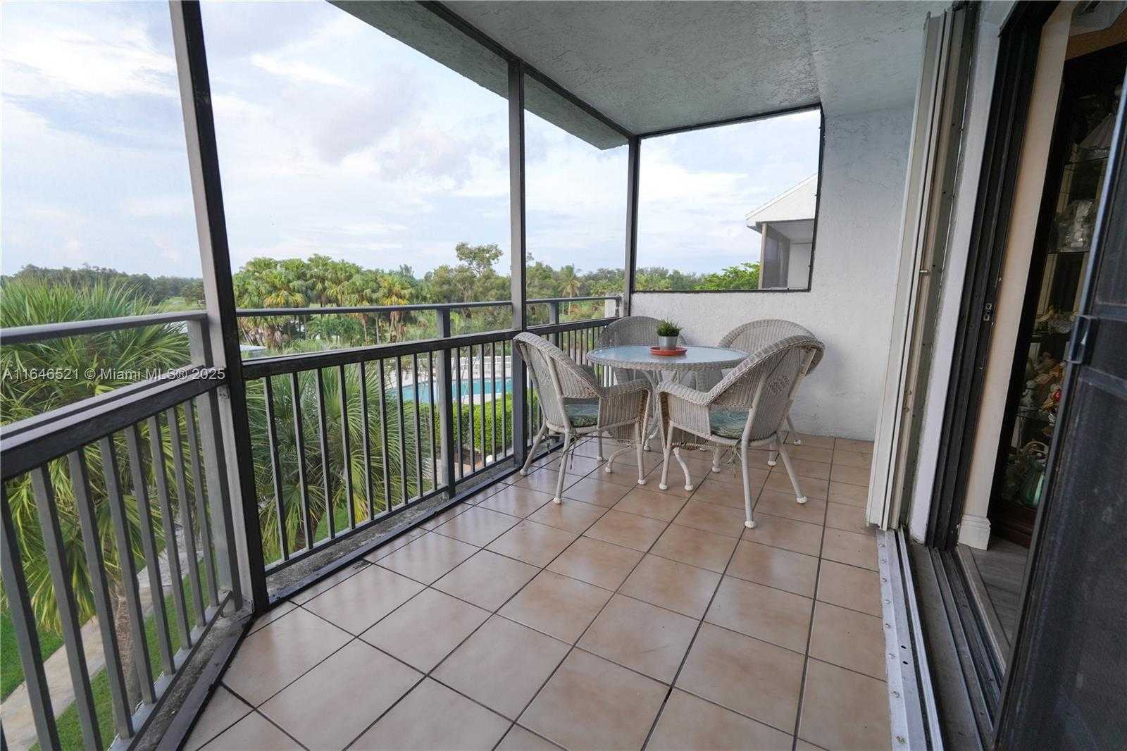 Small Image of 16051 BLATT BLVD #401, Weston Number 38