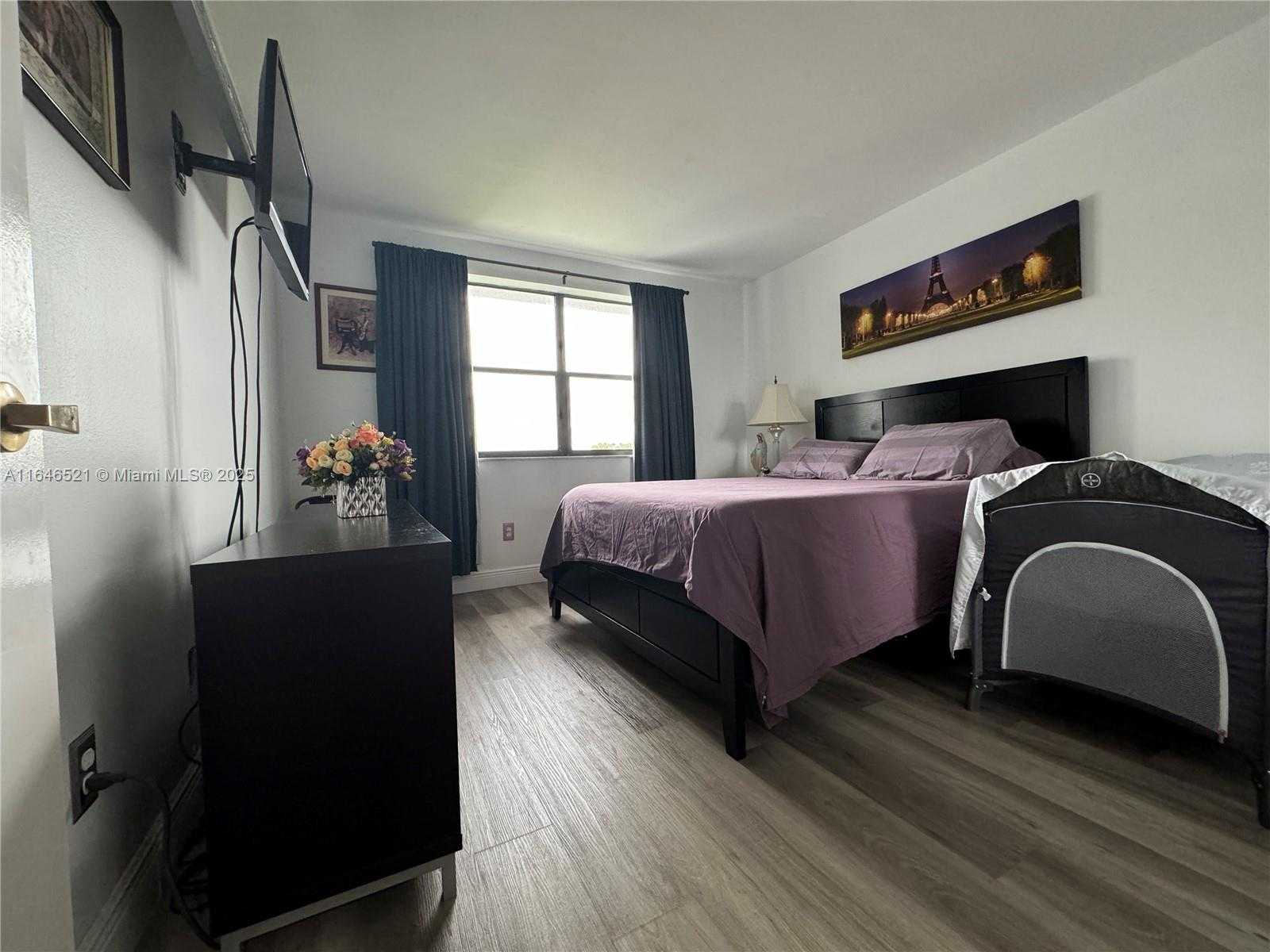 Small Image of 16051 BLATT BLVD #401, Weston Number 46