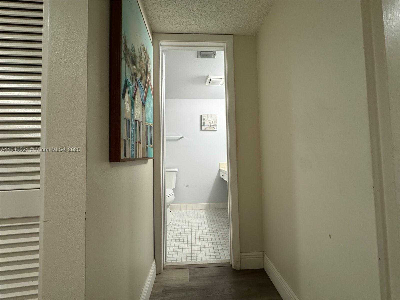 Small Image of 16051 BLATT BLVD #401, Weston Number 47