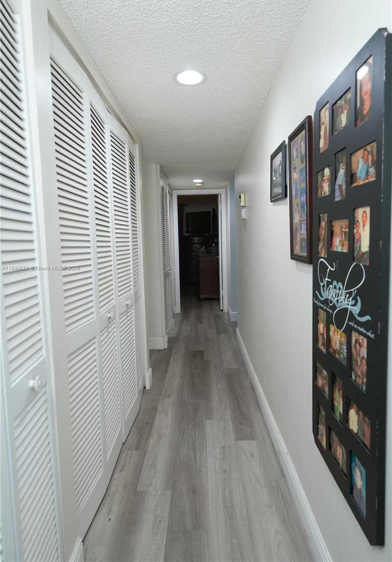 Small Image of 16051 BLATT BLVD #401, Weston Number 49