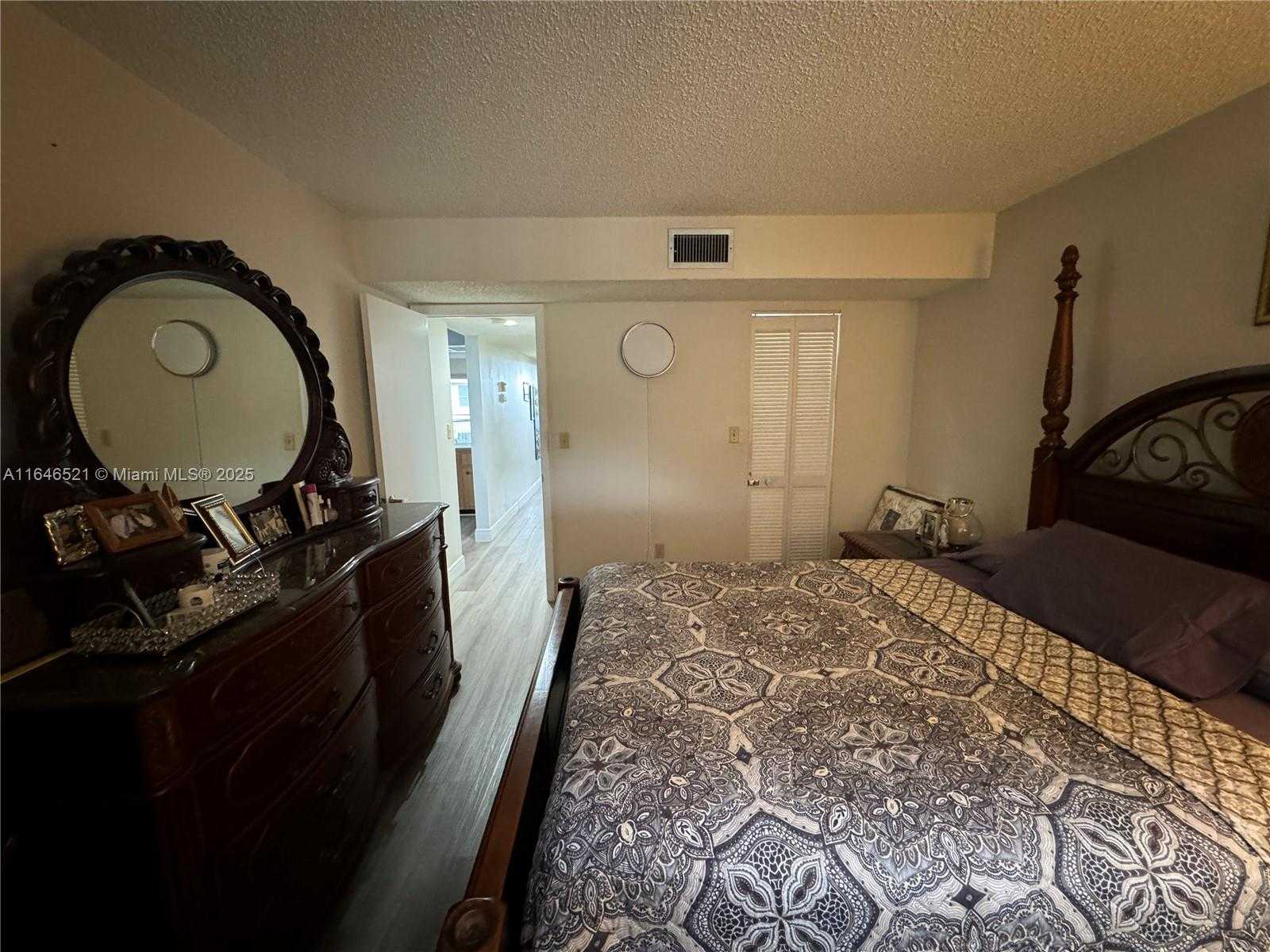 Small Image of 16051 BLATT BLVD #401, Weston Number 52