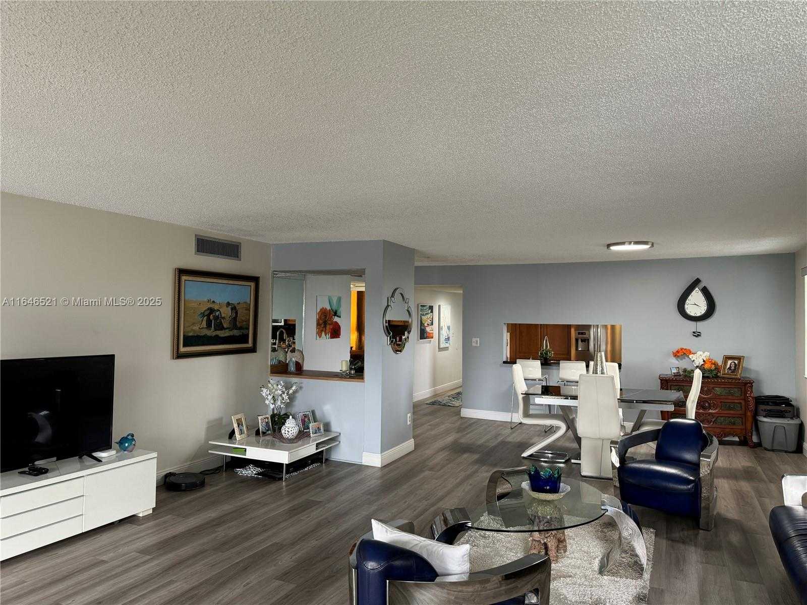 Small Image of 16051 BLATT BLVD #401, Weston Number 54