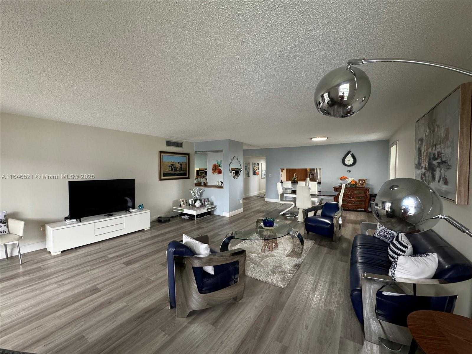 Small Image of 16051 BLATT BLVD #401, Weston Number 55