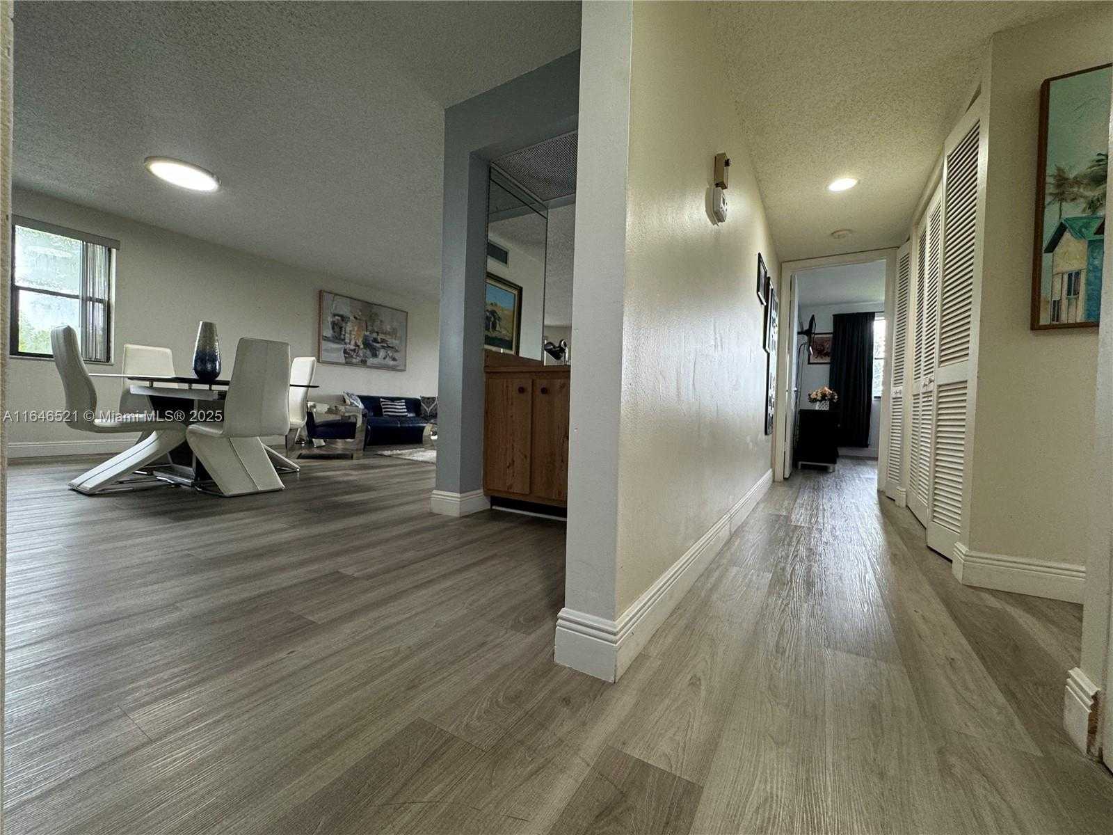 Small Image of 16051 BLATT BLVD #401, Weston Number 58