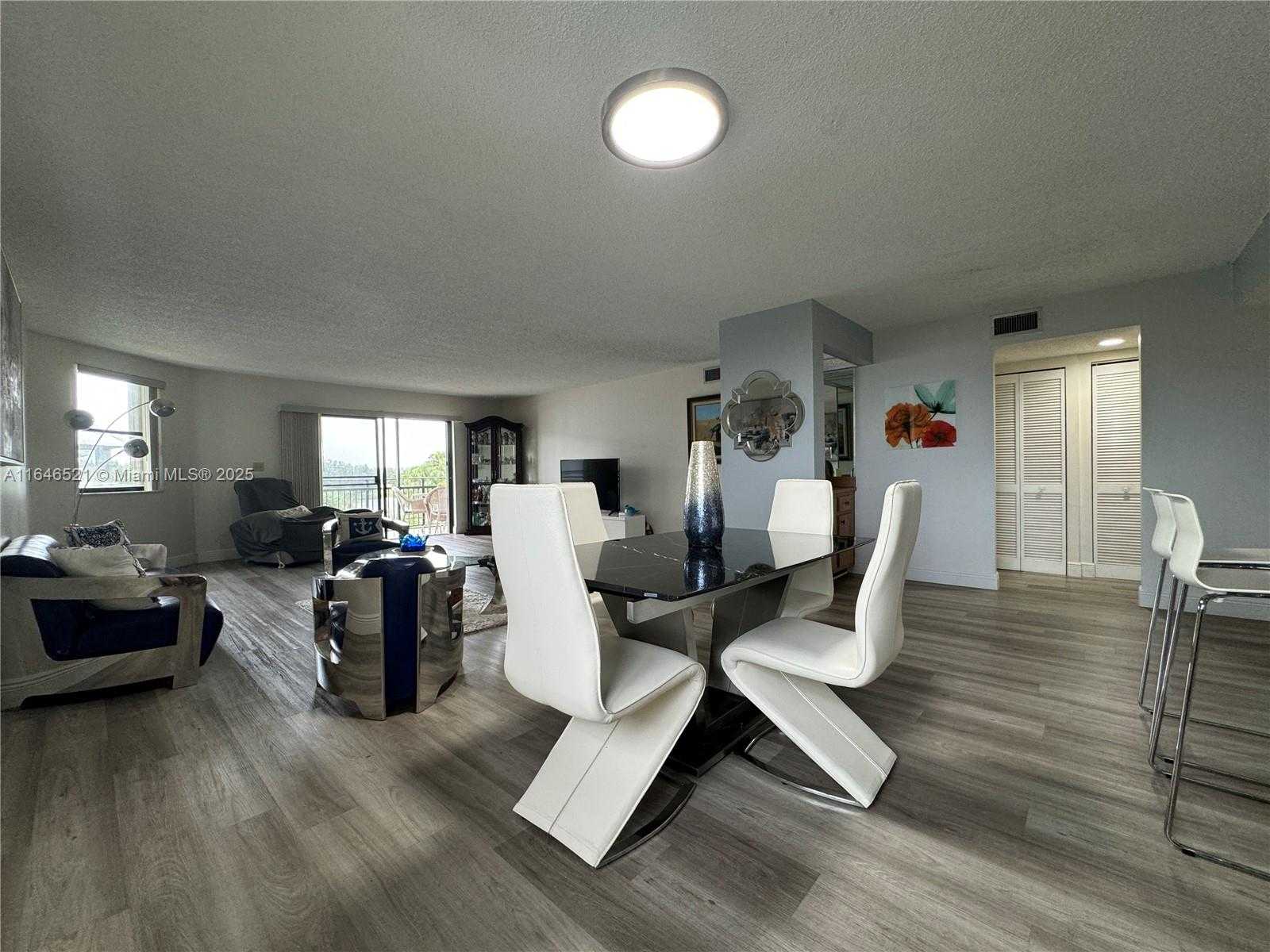 Small Image of 16051 BLATT BLVD #401, Weston Number 6
