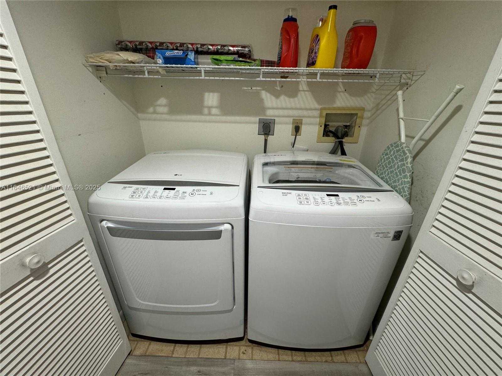 Small Image of 16051 BLATT BLVD #401, Weston Number 60