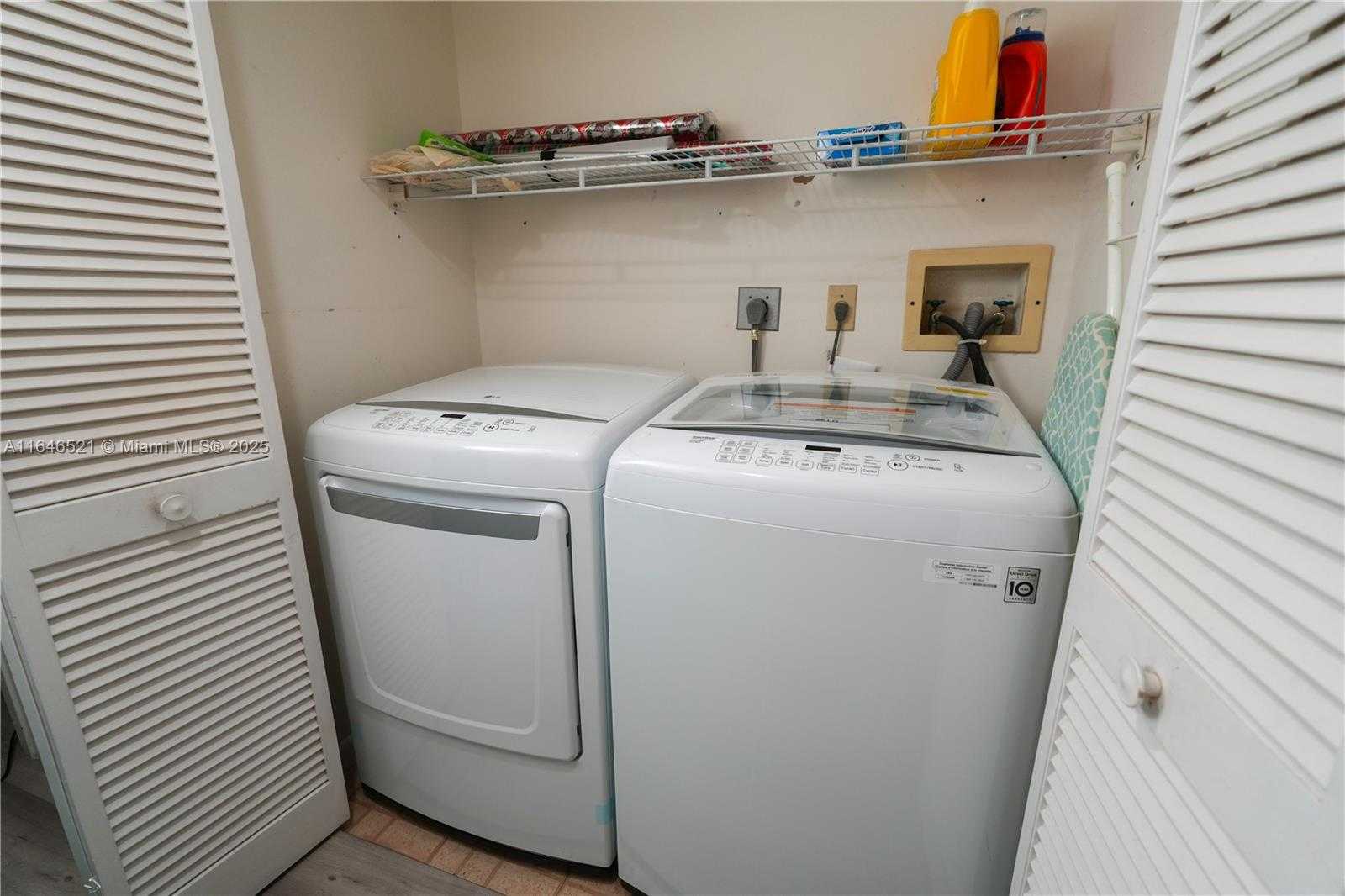 Small Image of 16051 BLATT BLVD #401, Weston Number 62