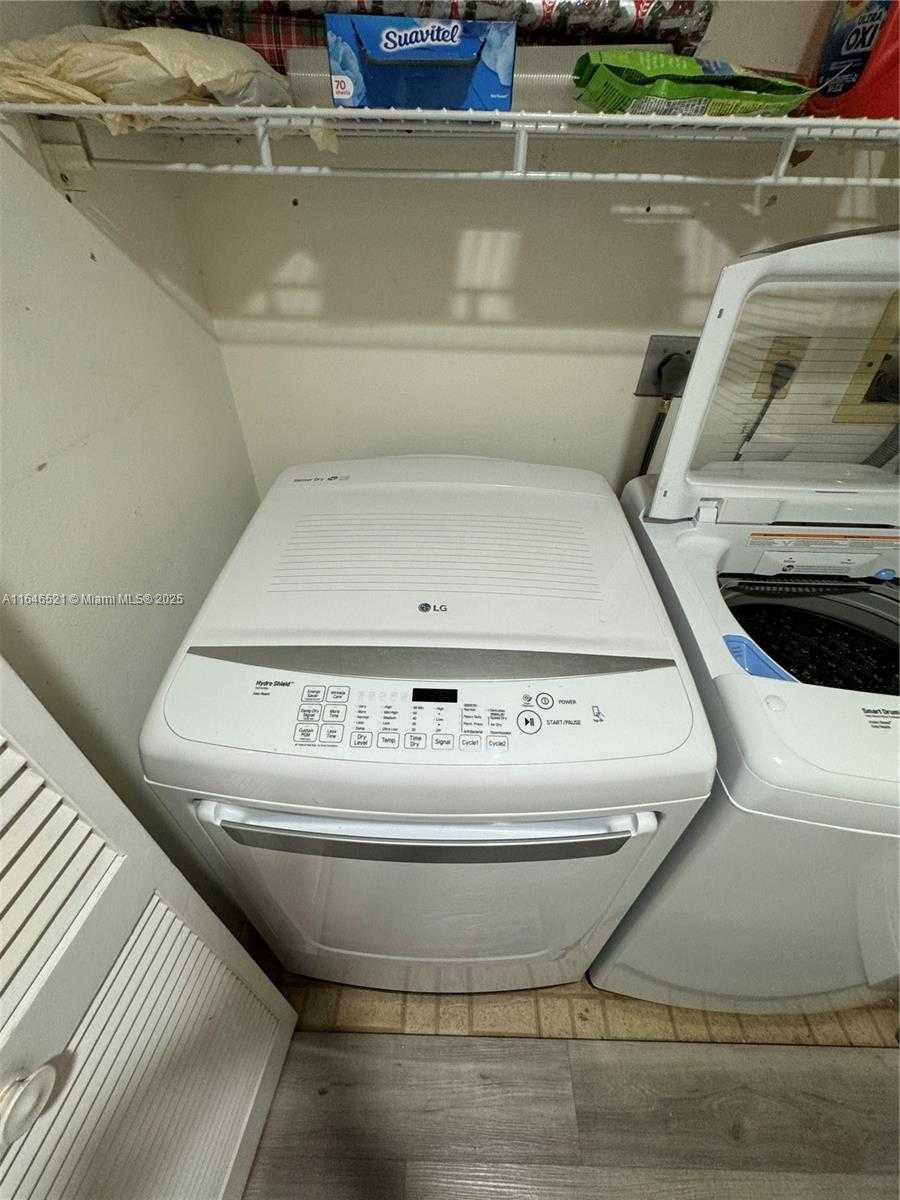 Small Image of 16051 BLATT BLVD #401, Weston Number 63