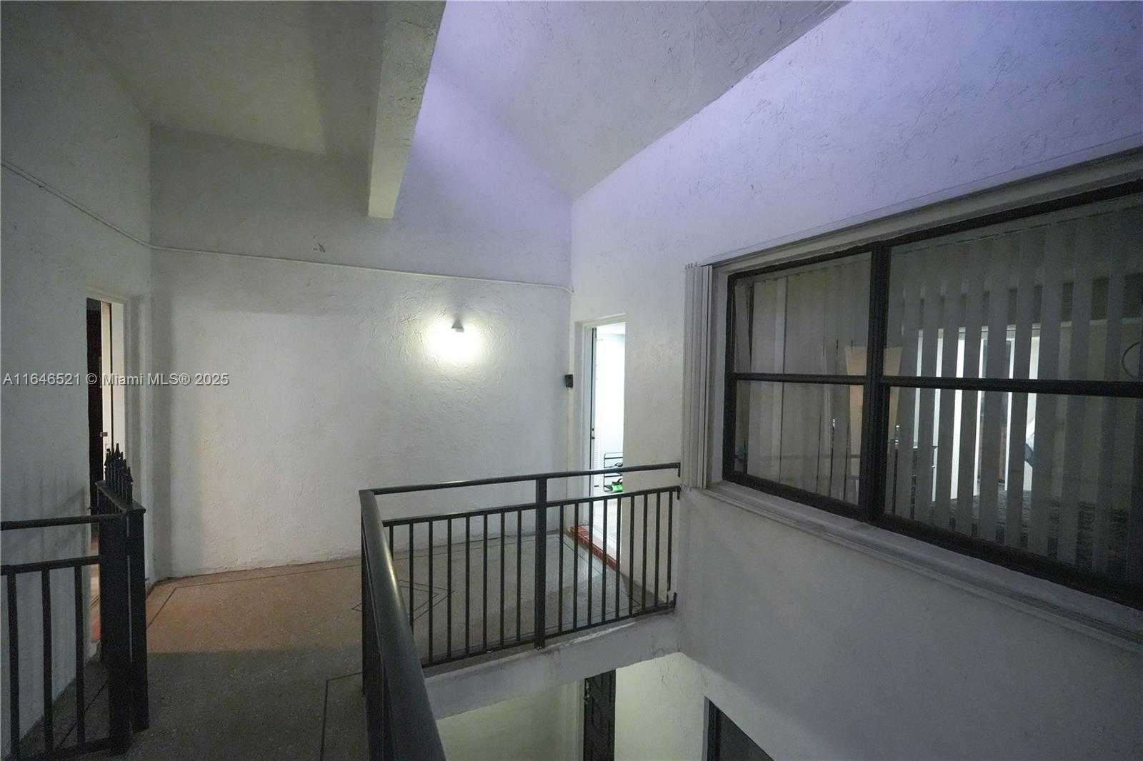 Small Image of 16051 BLATT BLVD #401, Weston Number 70