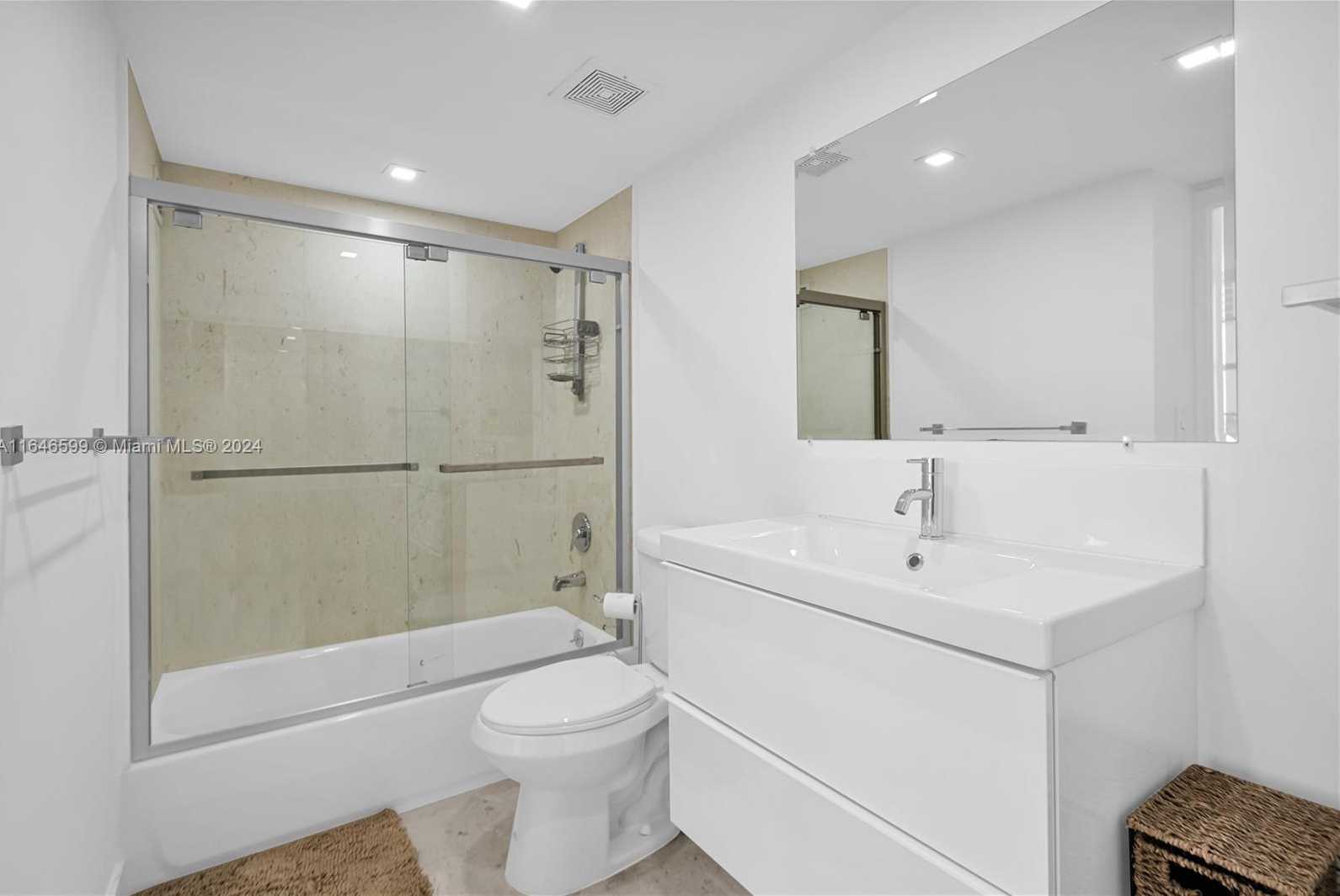 Small Image of 5555 COLLINS AVE #3N, Miami Beach Number 16