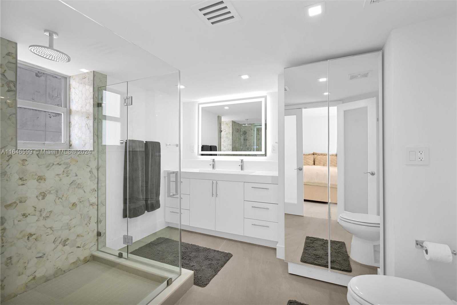 Small Image of 5555 COLLINS AVE #3N, Miami Beach Number 21