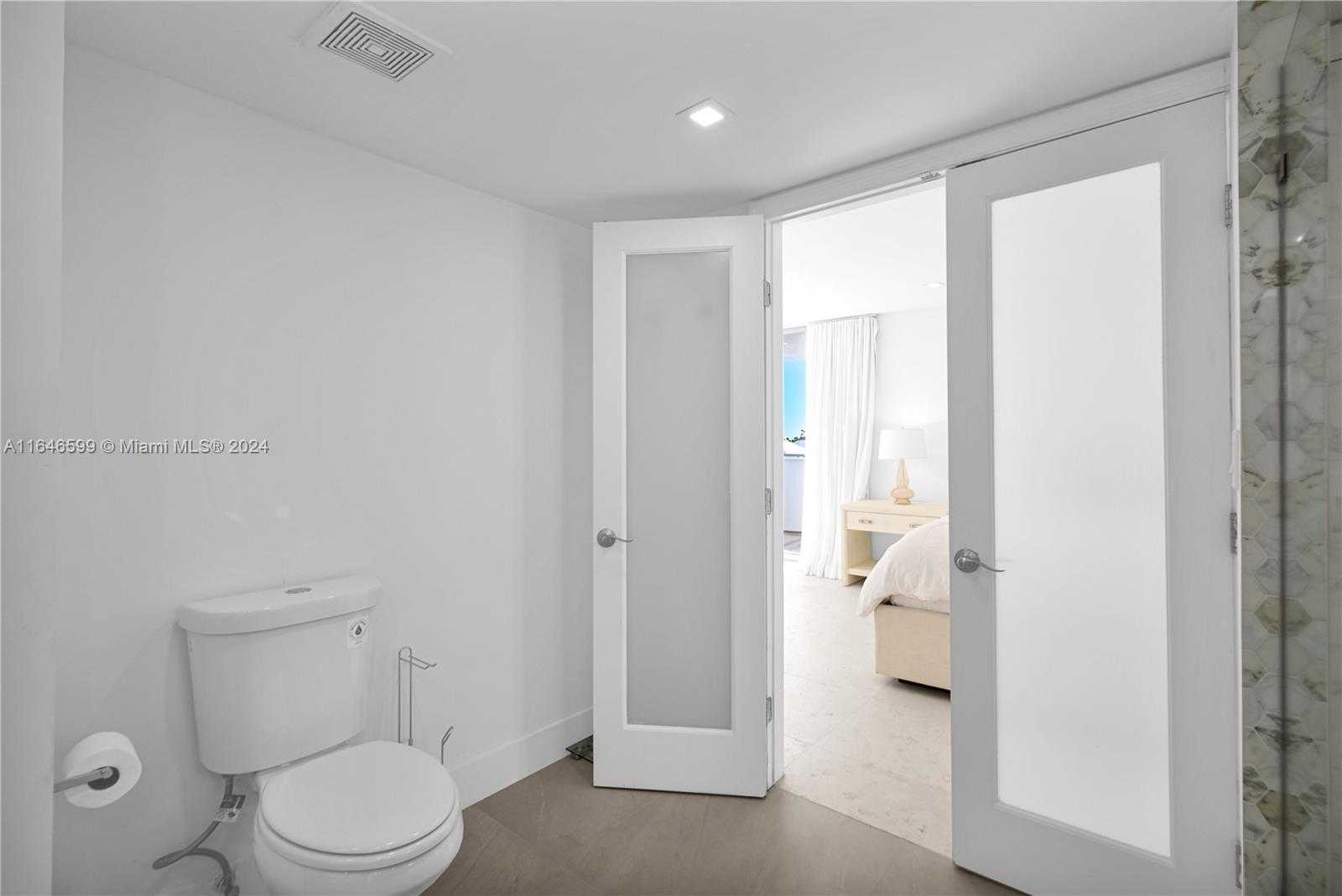 Small Image of 5555 COLLINS AVE #3N, Miami Beach Number 24