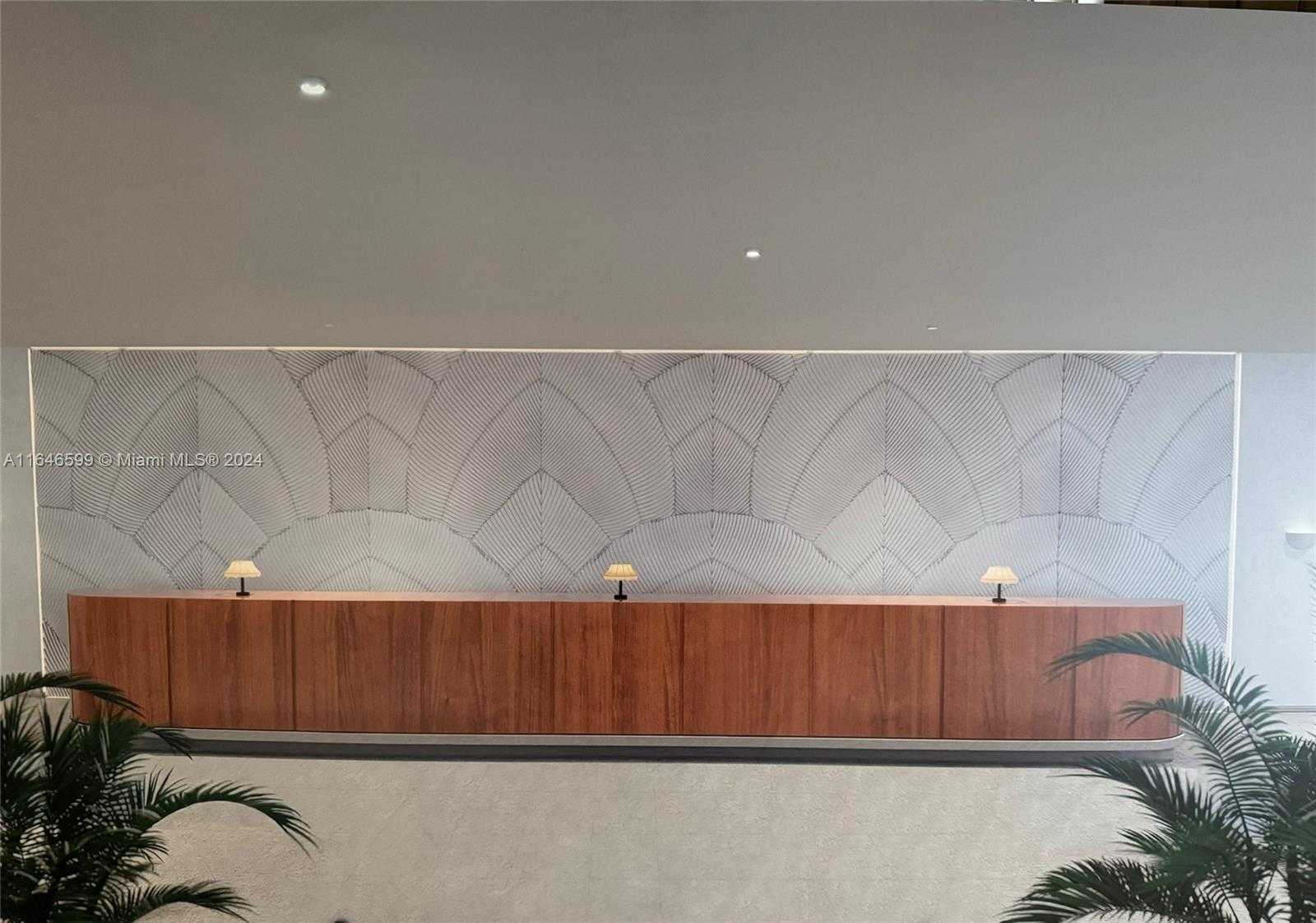 Small Image of 5555 COLLINS AVE #3N, Miami Beach Number 37