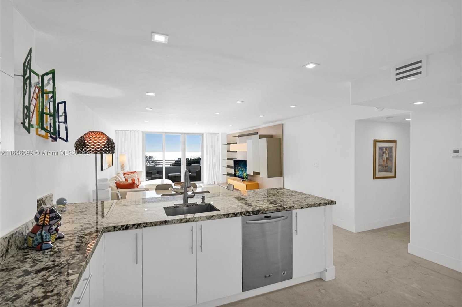 Small Image of 5555 COLLINS AVE #3N, Miami Beach Number 5