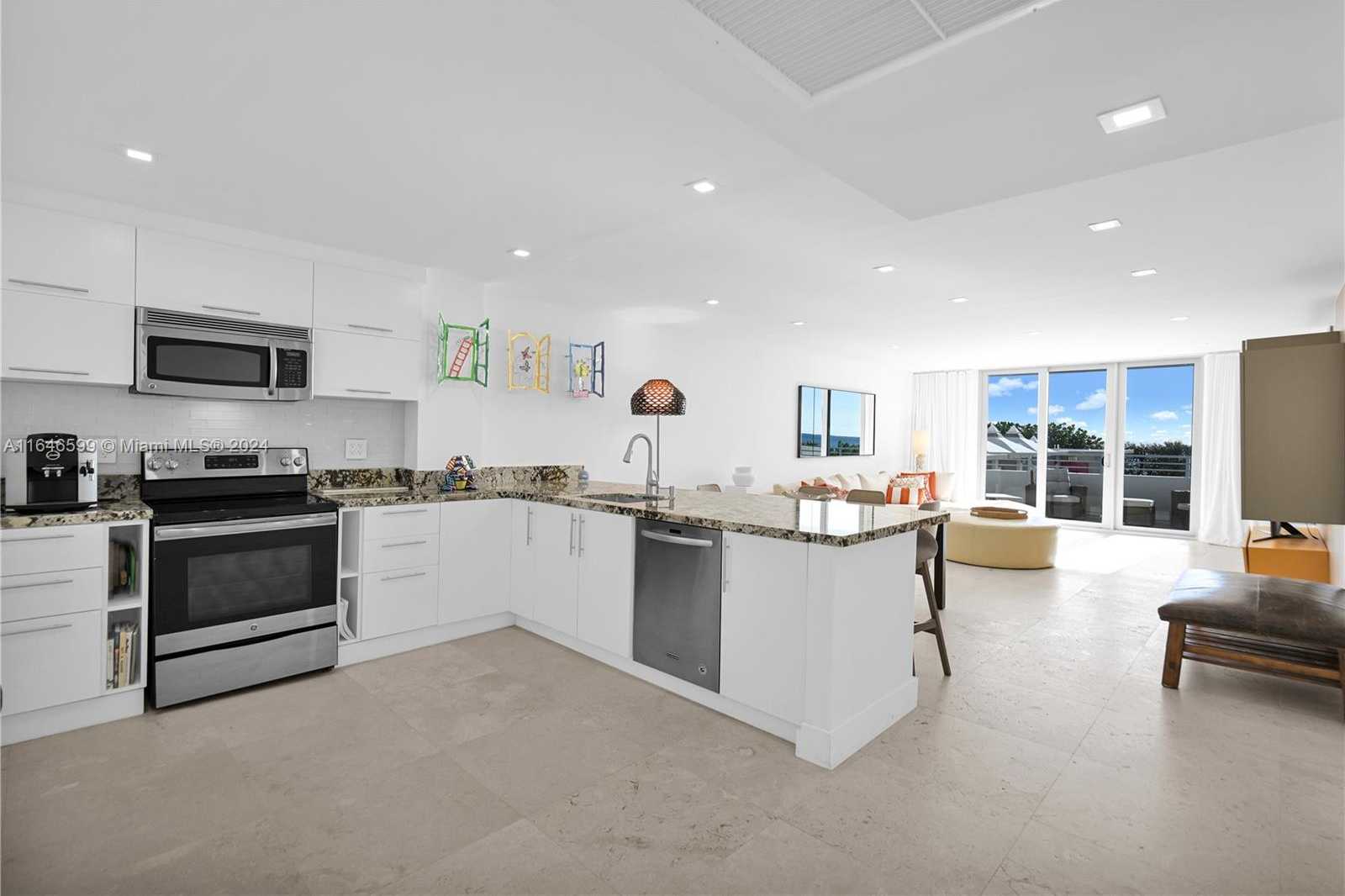 Small Image of 5555 COLLINS AVE #3N, Miami Beach Number 6