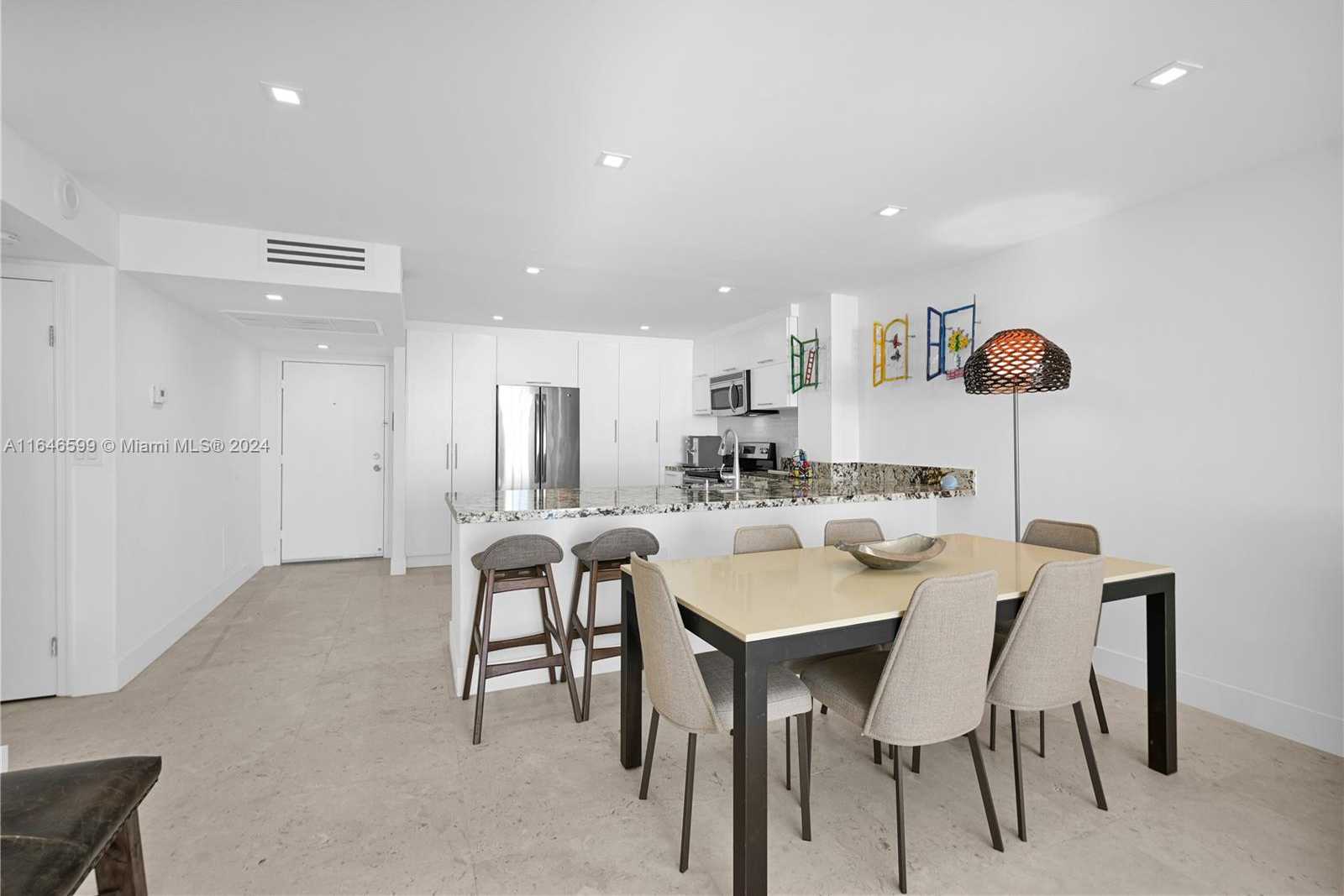 Small Image of 5555 COLLINS AVE #3N, Miami Beach Number 9