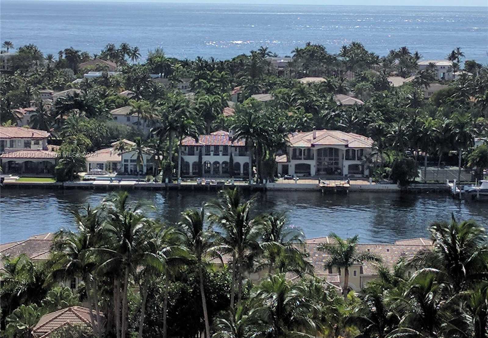 Small Image of 21055 Yacht Club Dr, Aventura, FL 33180, USA Number 2