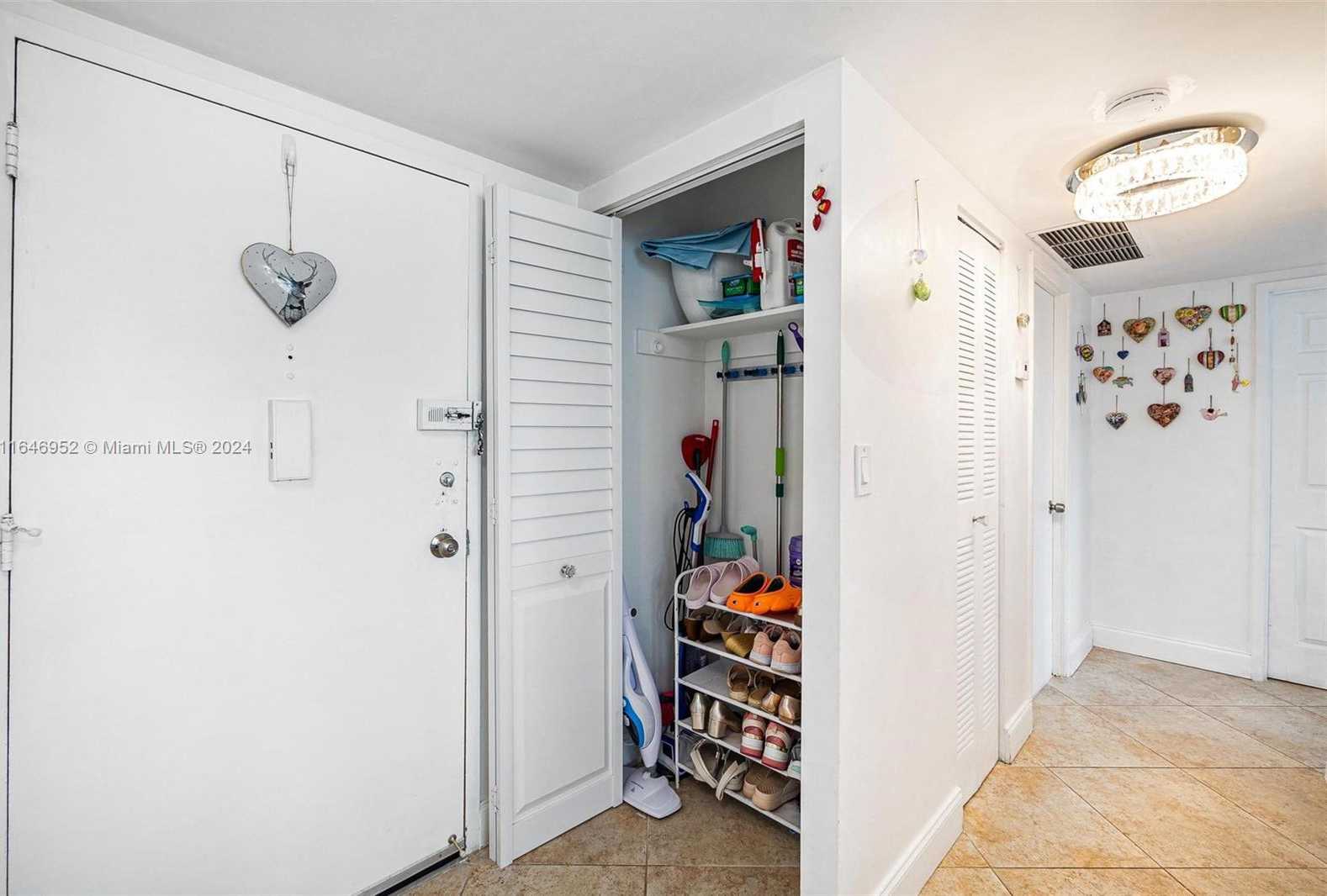 Small Image of 1351 NORTH EAST MIAMI GARDENS DR #505E, Miami Number 27