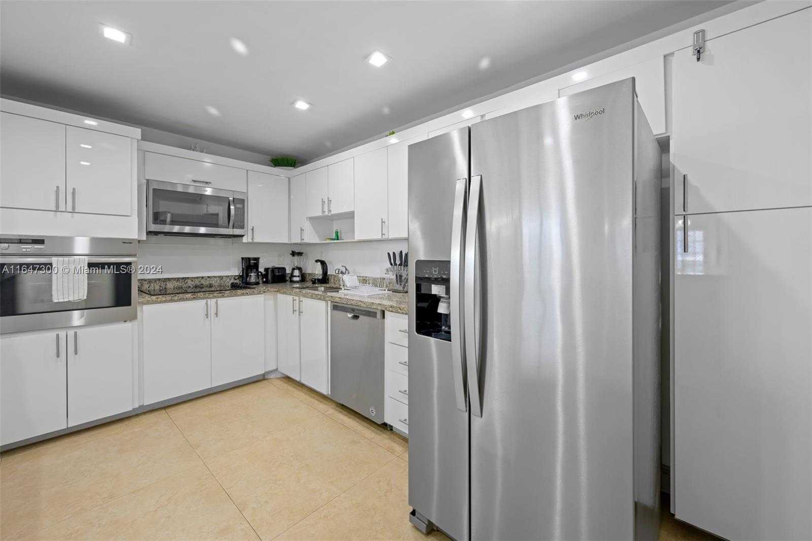 Small Image of 19370 COLLINS AVE #1026, Sunny Isles Beach Number 9