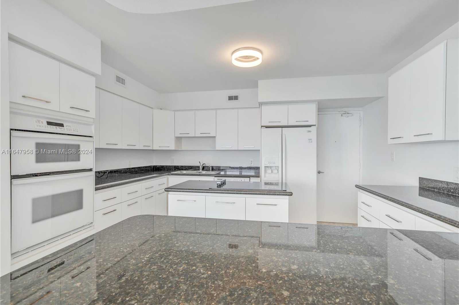 Small Image of 5151 COLLINS AVE #1627, Miami Beach Number 12