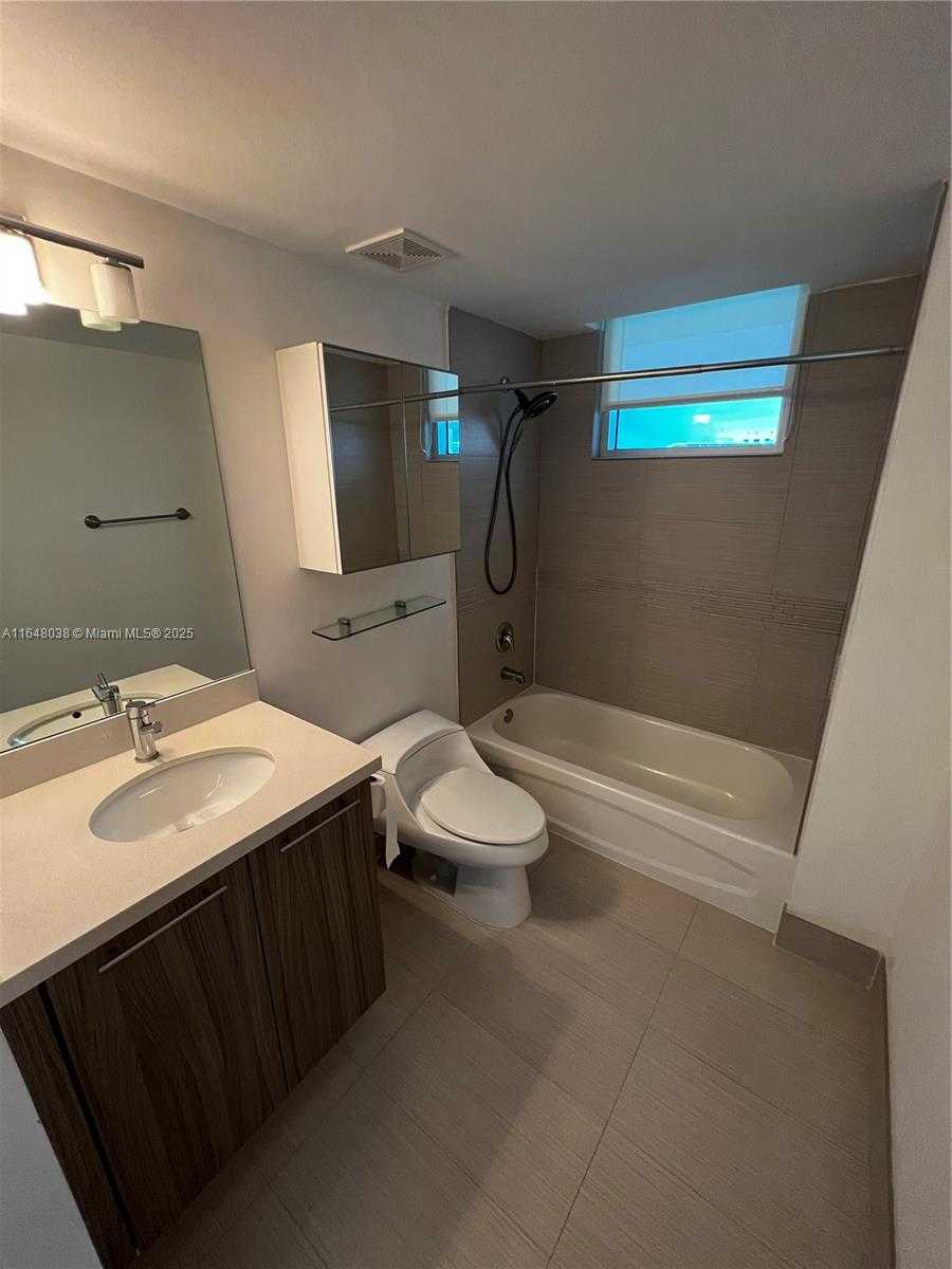 Small Image of 6700 INDIAN CREEK DR #807, Miami Beach Number 14