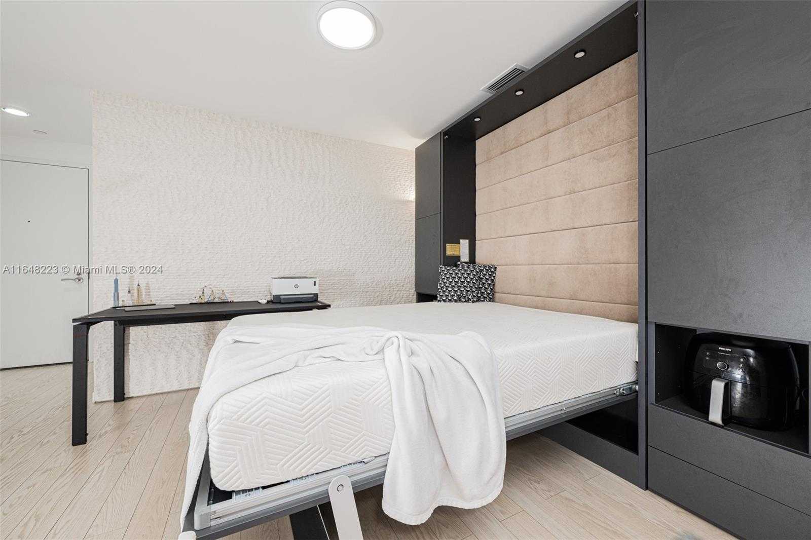 Small Image of 2950 NORTH EAST 188TH ST #139, Aventura Number 4