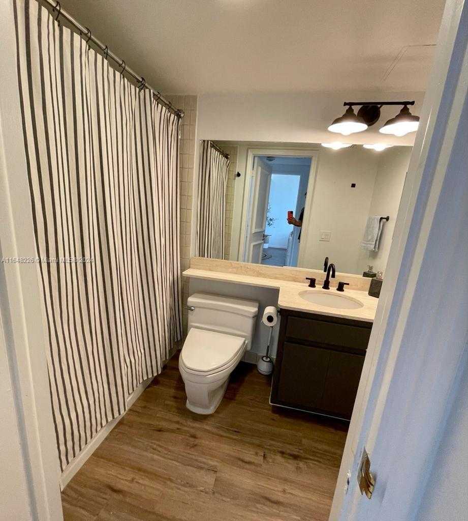 Small Image of 151 CRANDON BLVD #822, Key Biscayne Number 13