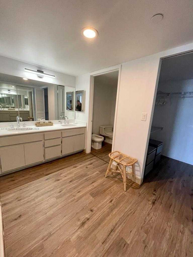 Small Image of 151 CRANDON BLVD #822, Key Biscayne Number 8