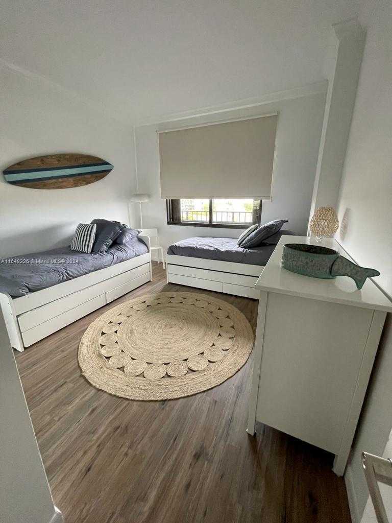 Small Image of 151 CRANDON BLVD #822, Key Biscayne Number 9