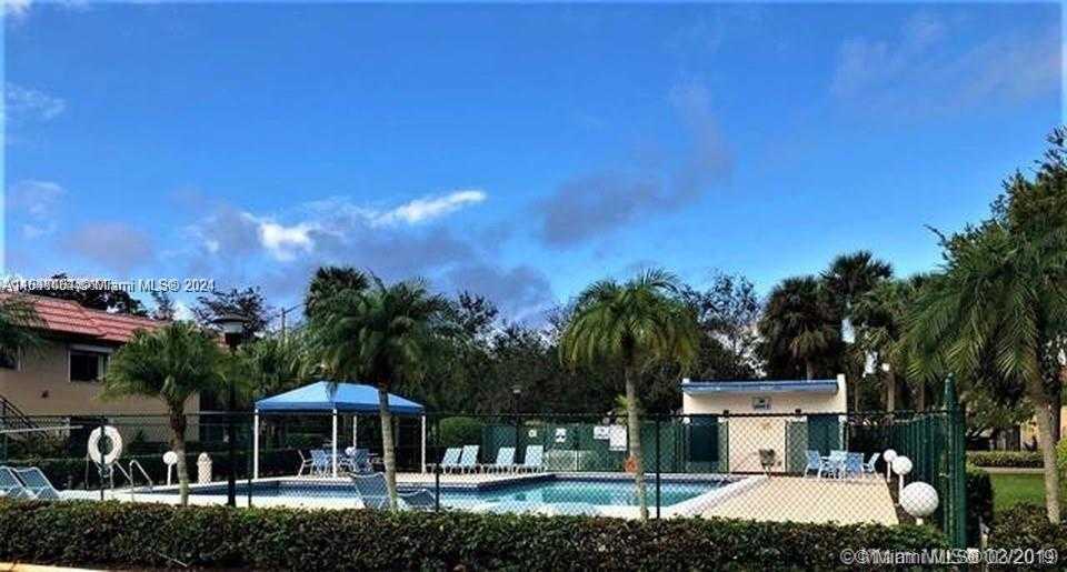 Small Image of 342 LAKEVIEW DR #102, Weston Number 10