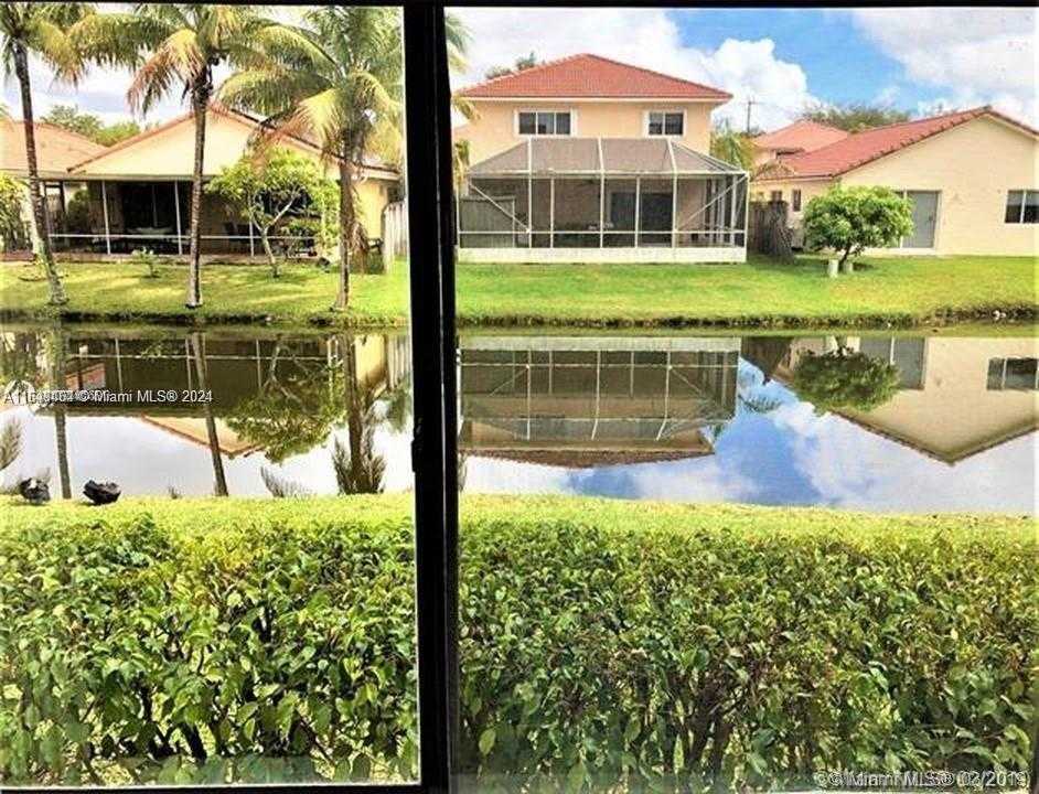 Small Image of 342 LAKEVIEW DR #102, Weston Number 3