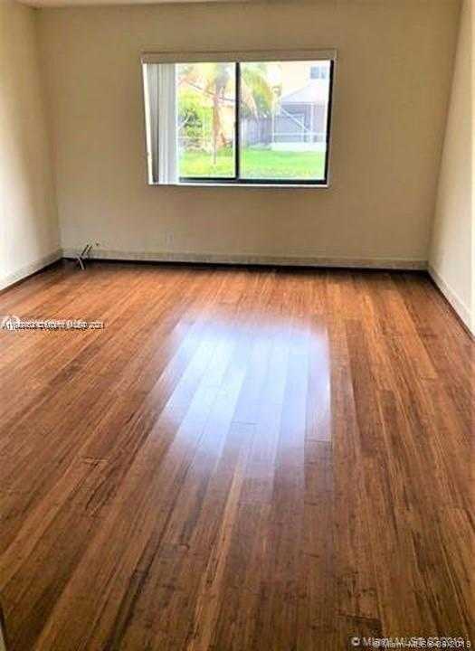 Small Image of 342 LAKEVIEW DR #102, Weston Number 6