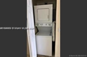 Small Image of 342 LAKEVIEW DR #102, Weston Number 9