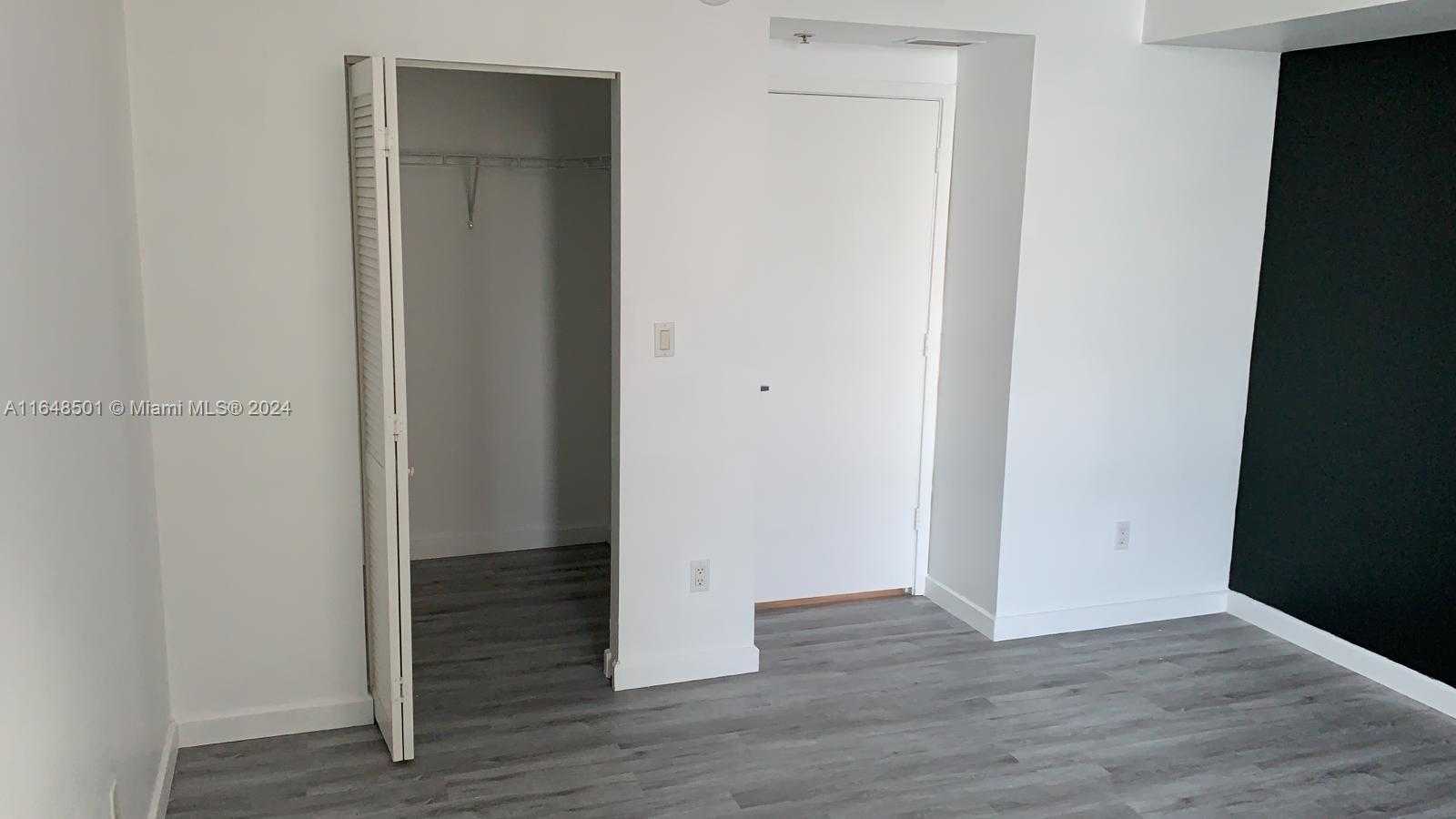 Small Image of 335 SOUTH BISCAYNE BLVD #2010, Miami Number 18