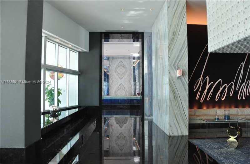 Small Image of 335 SOUTH BISCAYNE BLVD #2010, Miami Number 31