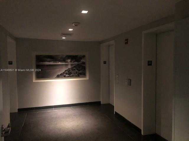 Small Image of 335 SOUTH BISCAYNE BLVD #2010, Miami Number 37