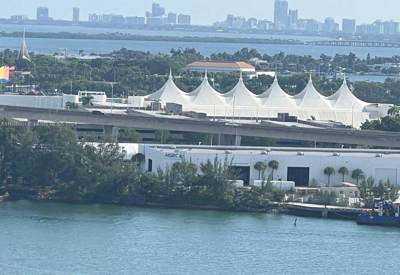 Small Image of 335 SOUTH BISCAYNE BLVD #2010, Miami Number 38