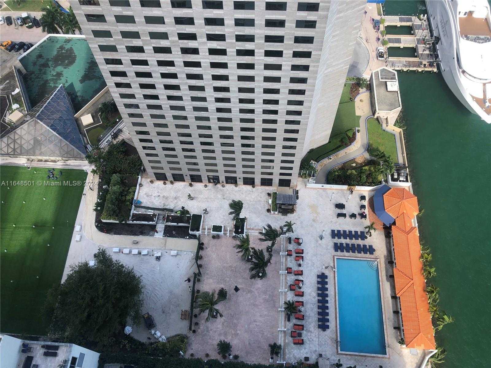 Small Image of 335 SOUTH BISCAYNE BLVD #2010, Miami Number 4