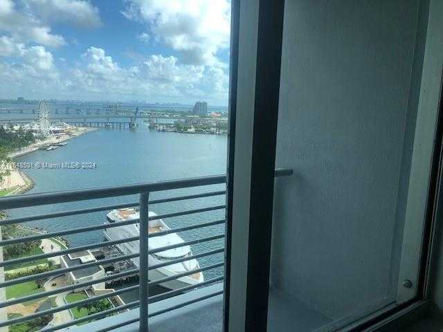 Small Image of 335 SOUTH BISCAYNE BLVD #2010, Miami Number 6