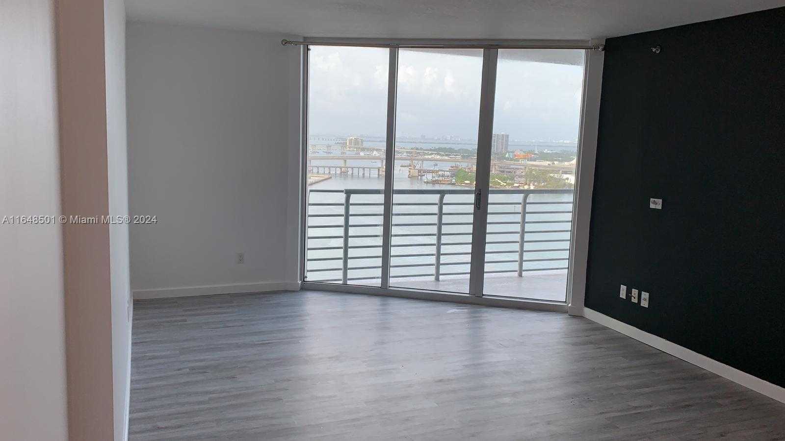 Small Image of 335 SOUTH BISCAYNE BLVD #2010, Miami Number 7