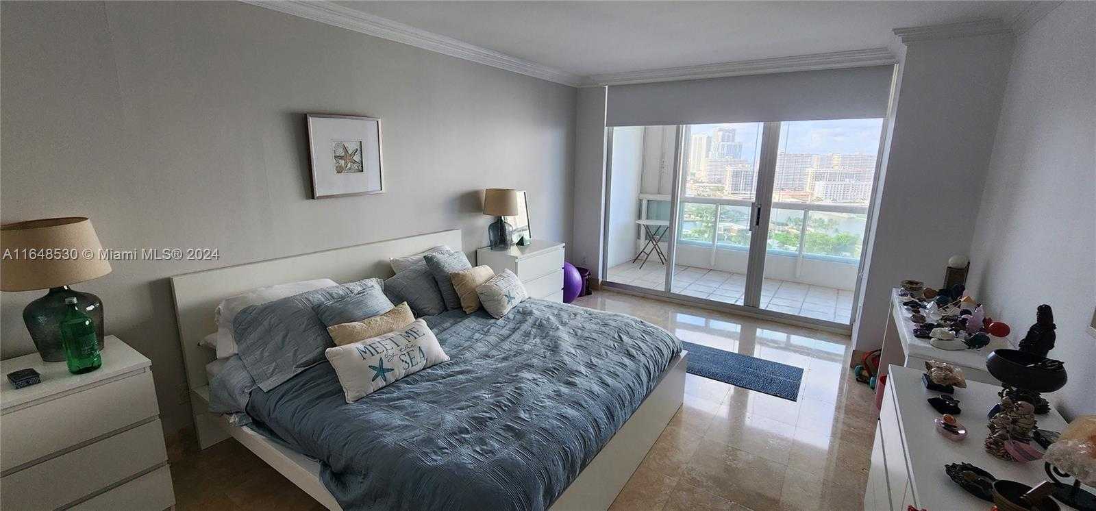 Small Image of 21205 YACHT CLUB DR #2005, Aventura Number 11