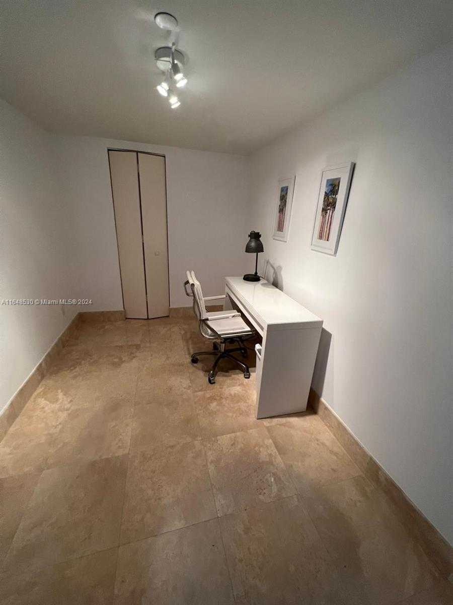 Small Image of 21205 YACHT CLUB DR #2005, Aventura Number 16