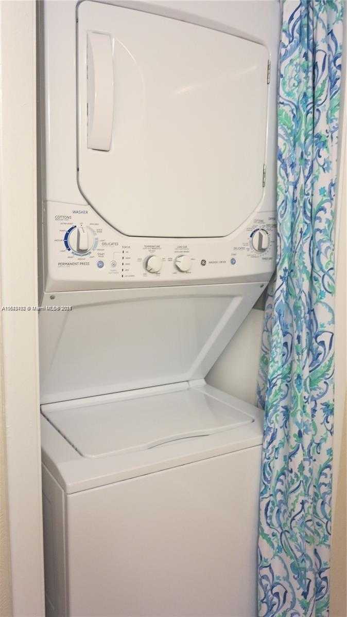 Small Image of 350 LAKEVIEW DR #201, Weston Number 10