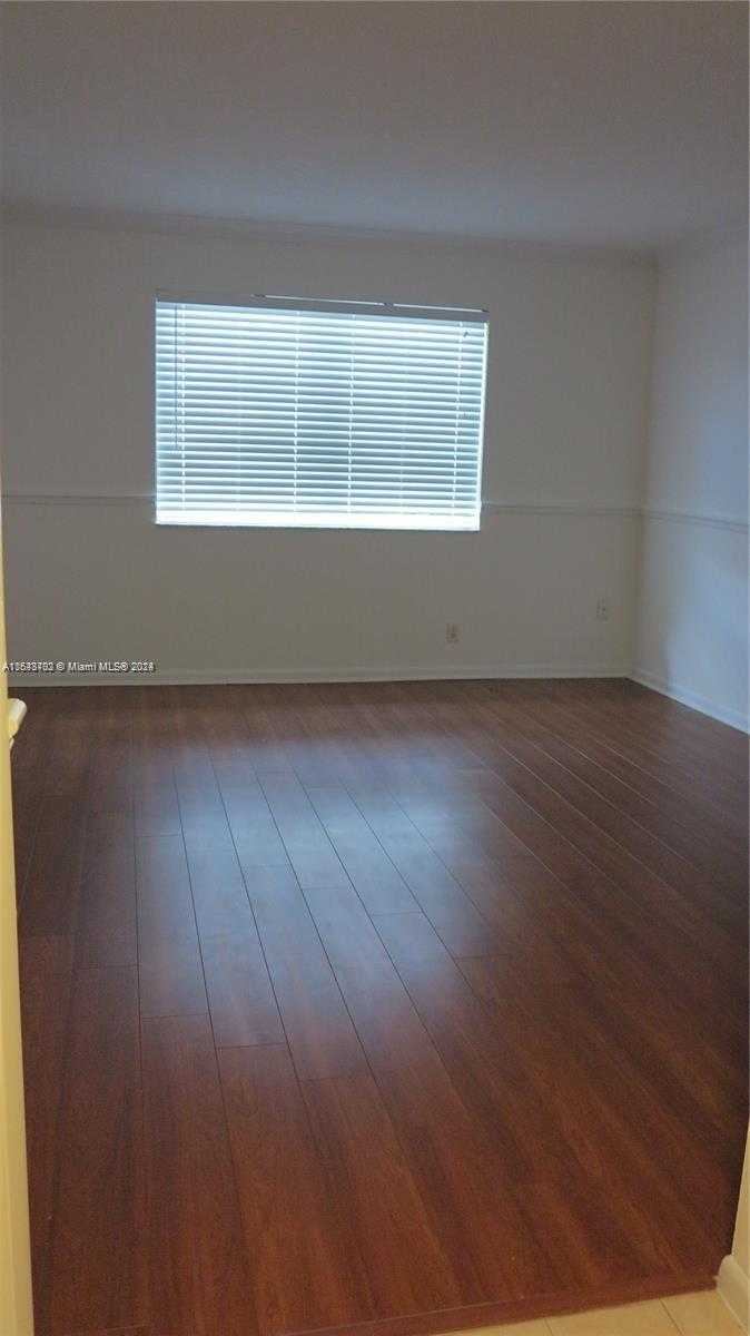 Small Image of 350 LAKEVIEW DR #201, Weston Number 5