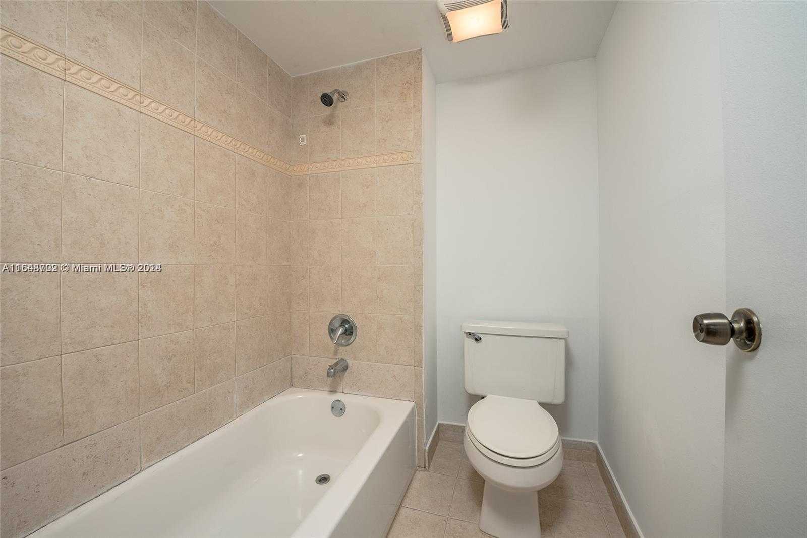 Small Image of 350 LAKEVIEW DR #201, Weston Number 9