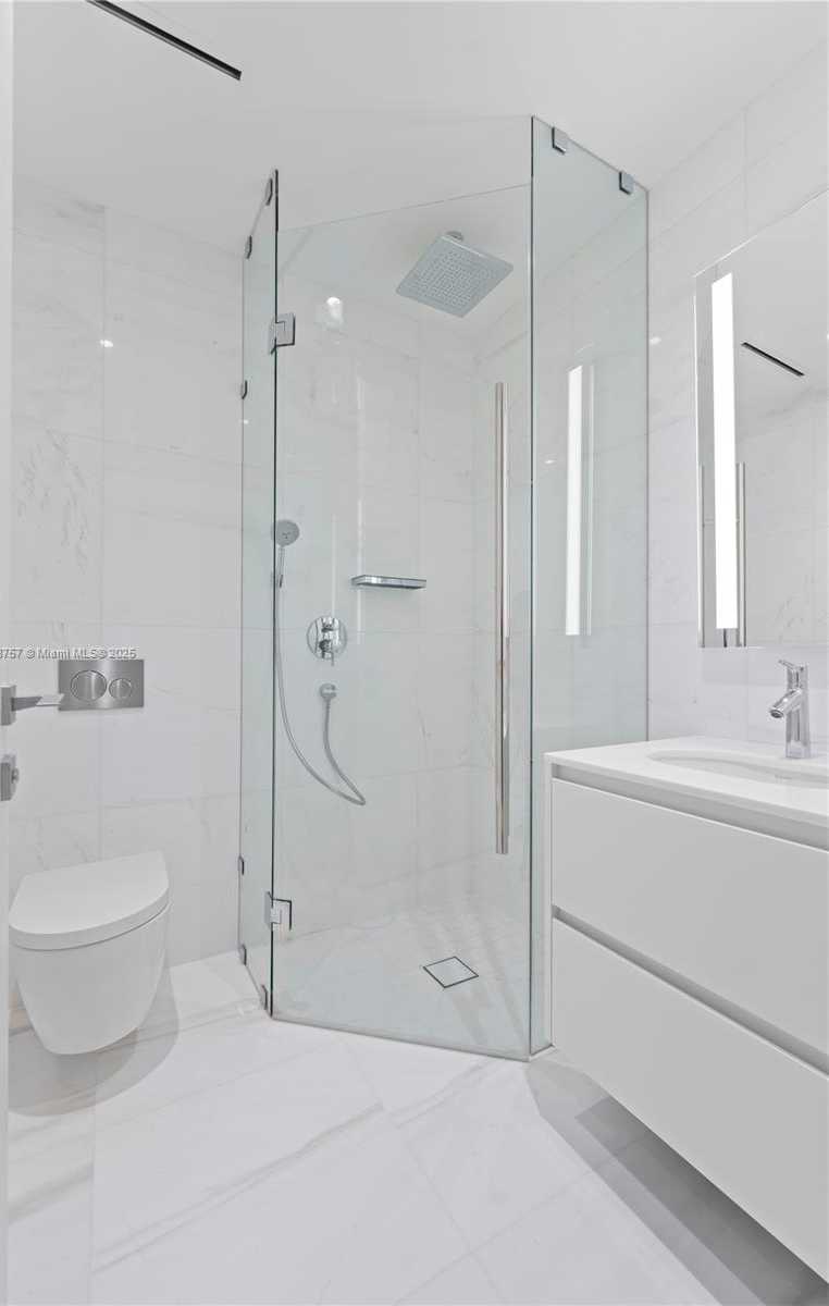 Small Image of 300 Biscayne Blvd Way, Miami, FL 33131, USA Number 20