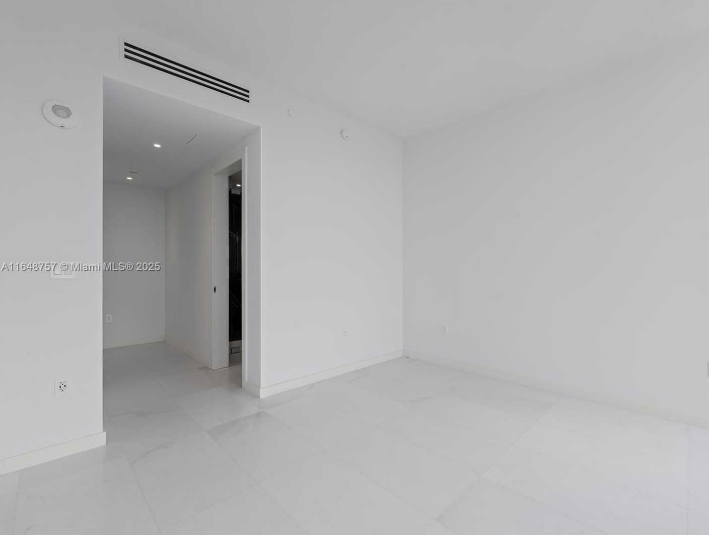 Small Image of 300 Biscayne Blvd Way, Miami, FL 33131, USA Number 23