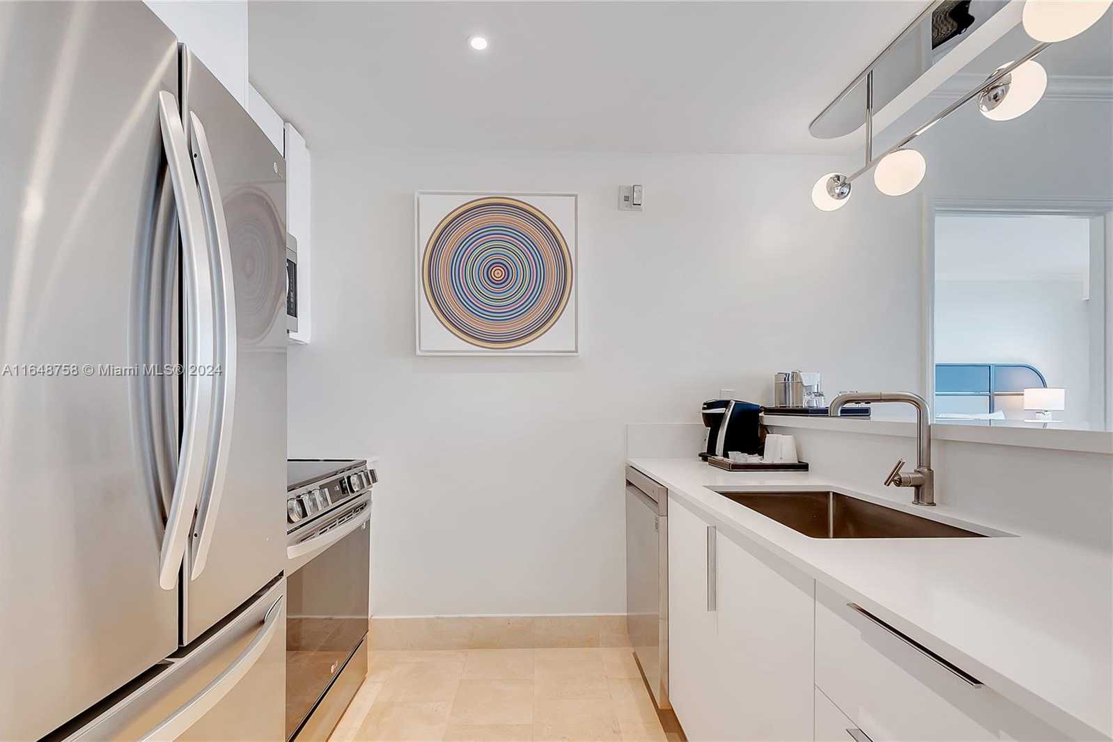 Small Image of 4401 COLLINS AVE #2406, Miami Beach Number 9
