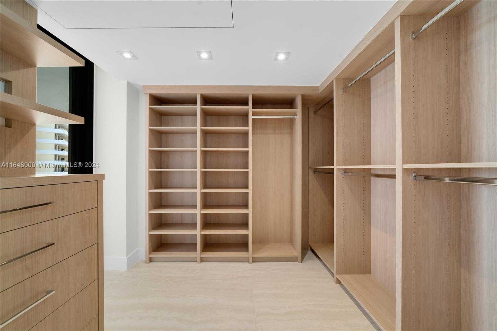 Small Image of 5500 COLLINS AVE #901 & 902, Miami Beach Number 18