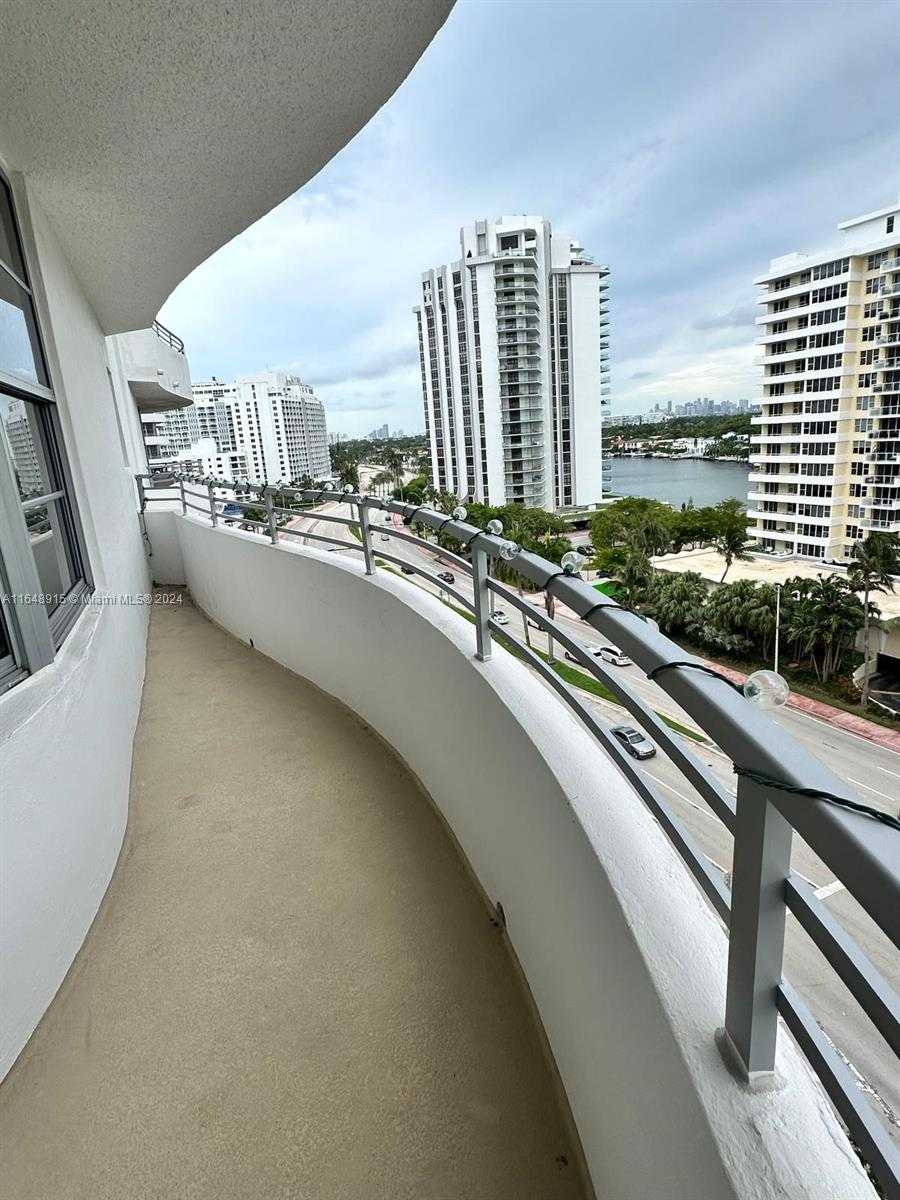 Small Image of 5555 COLLINS AVE #10B, Miami Beach Number 13
